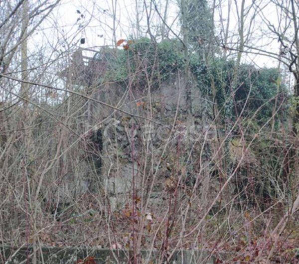 terreno industriale in vendita a Castello di Brianza in zona Cologna