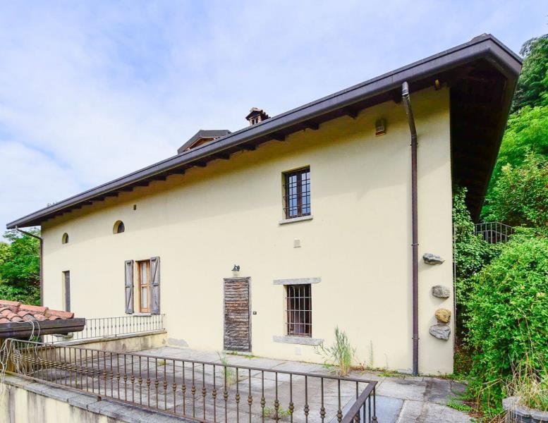 villa in vendita a Castello di Brianza in zona Bevera