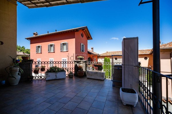 appartamento in vendita a Castello di Brianza in zona Cologna