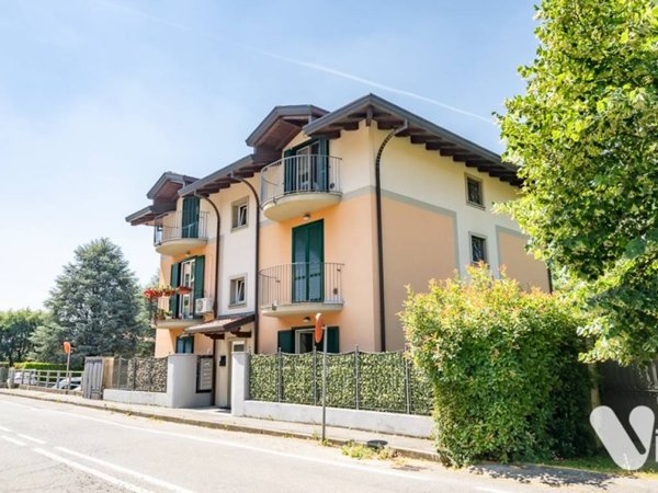 appartamento in vendita a Castello di Brianza in zona Cologna