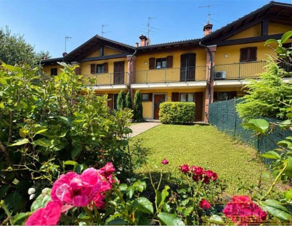 casa indipendente in vendita a Castello di Brianza
