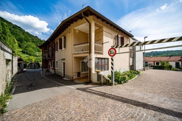 casa indipendente in vendita a Castello di Brianza in zona Brianzola