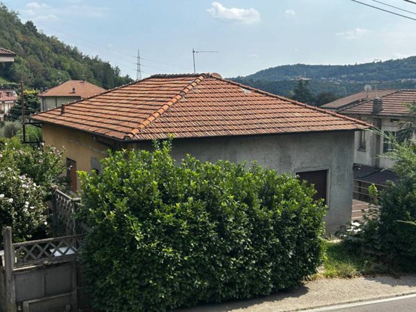casa indipendente in vendita a Castello di Brianza in zona Cologna