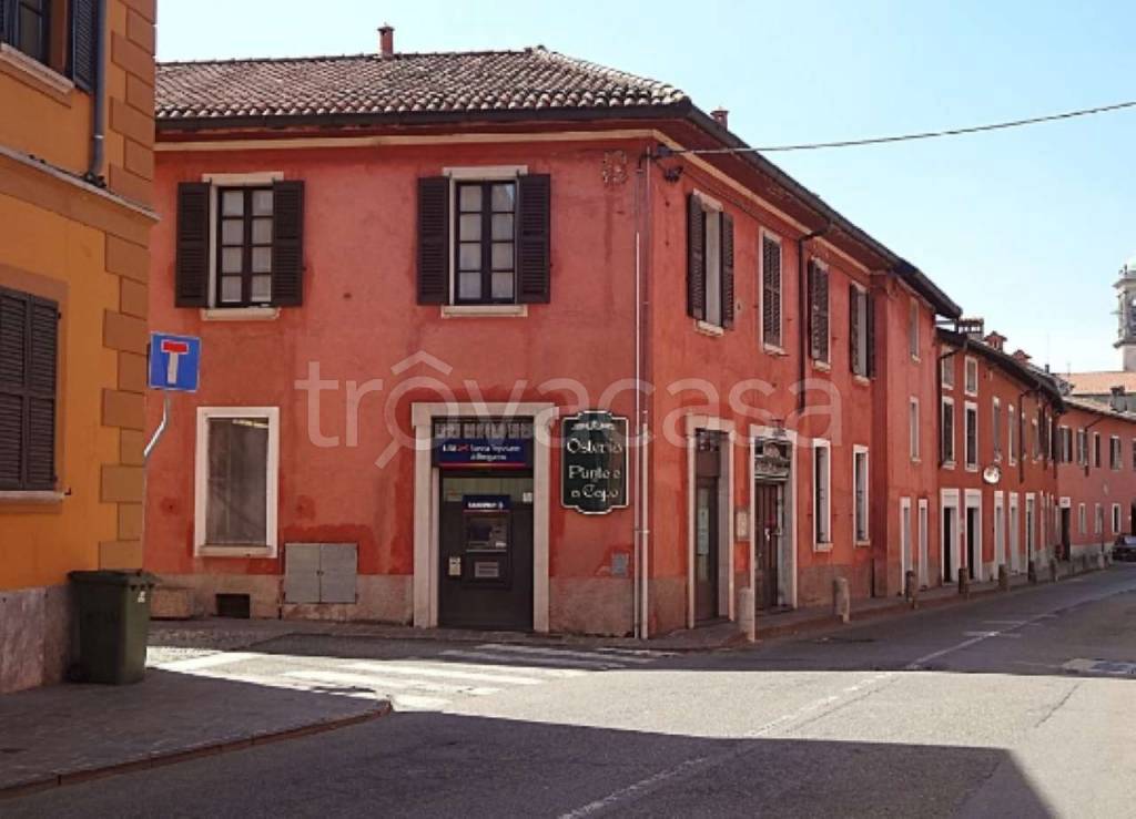negozio in vendita a Cernusco Lombardone