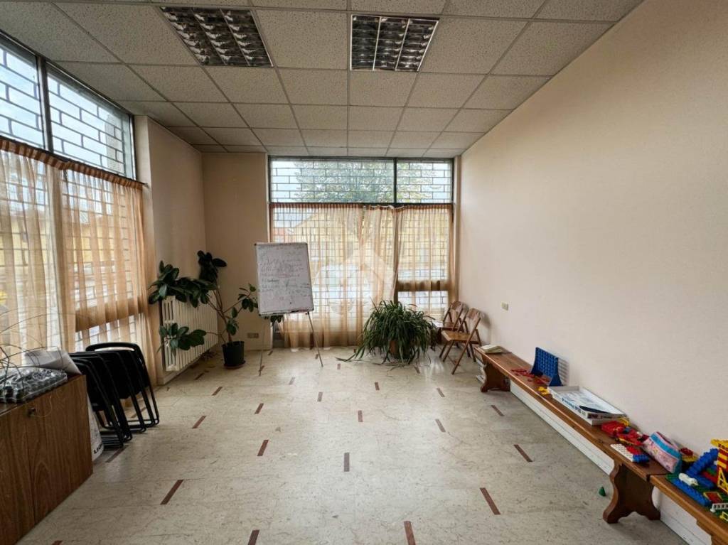 negozio in vendita a Cernusco Lombardone