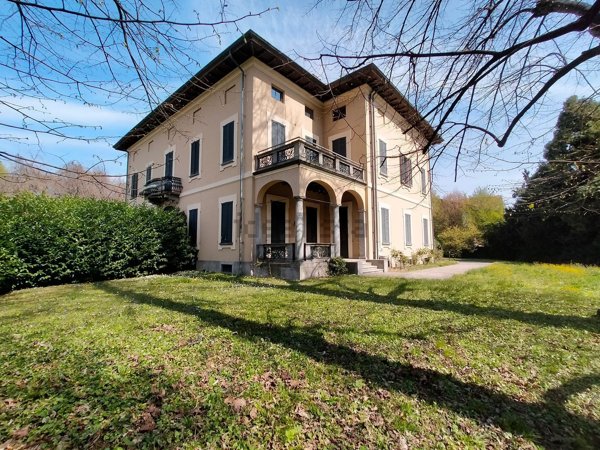 casa indipendente in vendita a Cernusco Lombardone