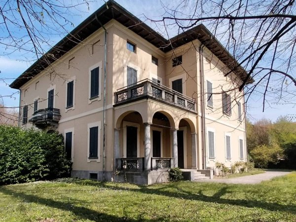 casa indipendente in vendita a Cernusco Lombardone