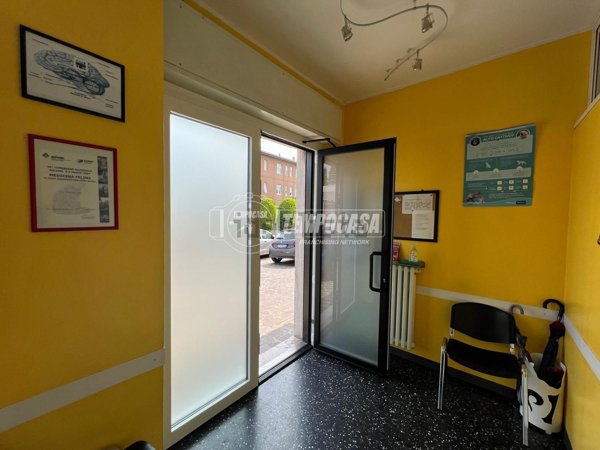 locale commerciale in vendita a Cernusco Lombardone