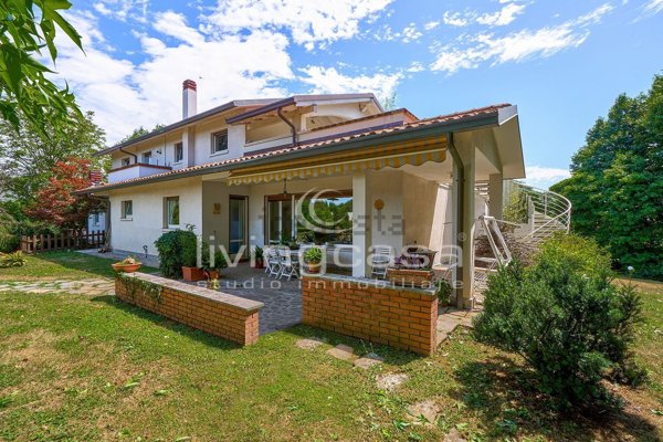 casa indipendente in vendita a Cernusco Lombardone