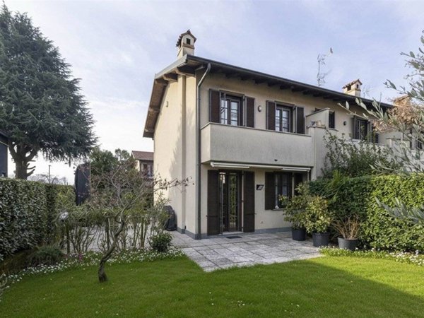 casa indipendente in vendita a Cernusco Lombardone