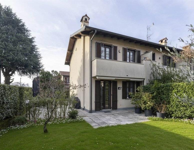 casa indipendente in vendita a Cernusco Lombardone