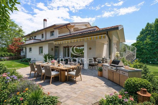 casa indipendente in vendita a Cernusco Lombardone