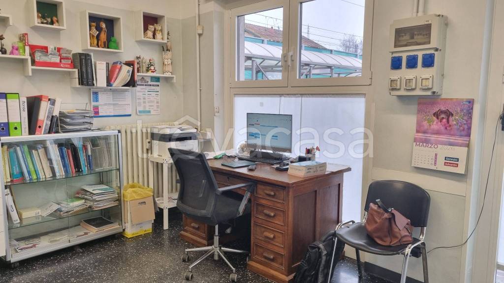 negozio in vendita a Cernusco Lombardone