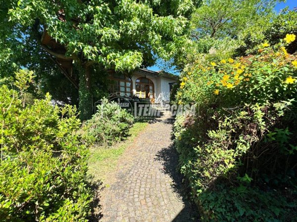 casa indipendente in vendita a Cernusco Lombardone in zona Fontanella