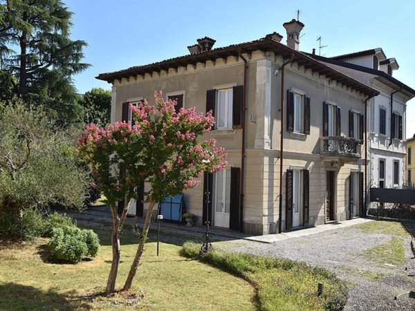 casa indipendente in vendita a Cernusco Lombardone