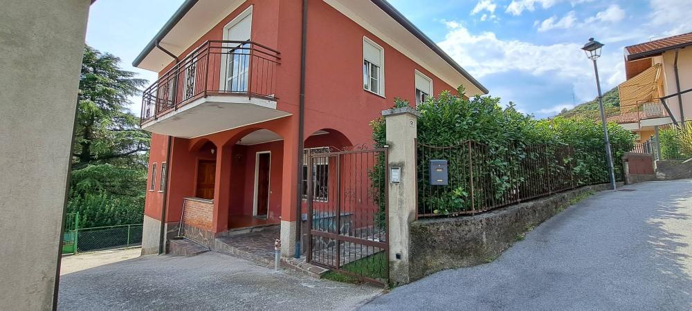 casa indipendente in vendita a Cesana Brianza