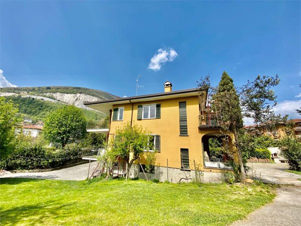 casa indipendente in vendita a Cesana Brianza