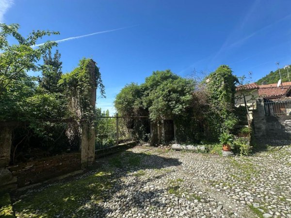 casale in vendita a Cesana Brianza