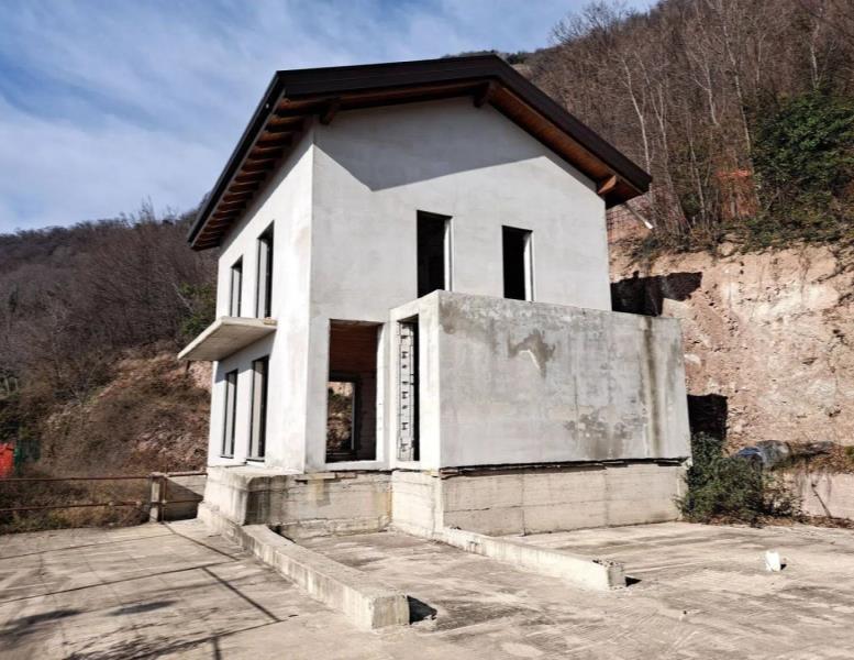 casa indipendente in vendita a Cesana Brianza