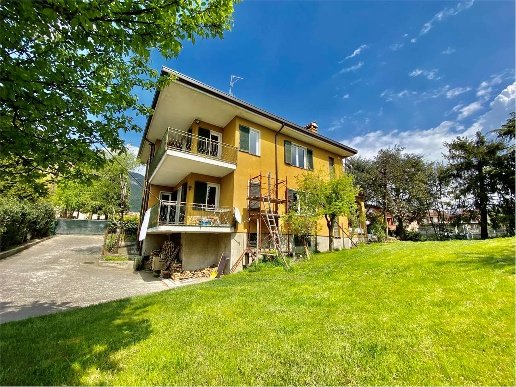 casa indipendente in vendita a Cesana Brianza