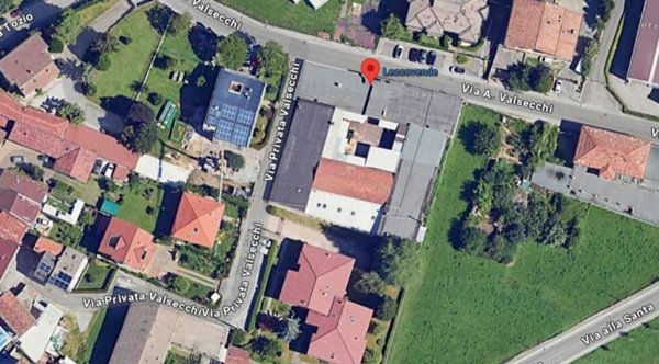 locale commerciale in vendita a Civate