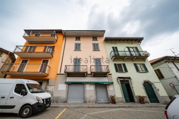 casa indipendente in vendita a Civate