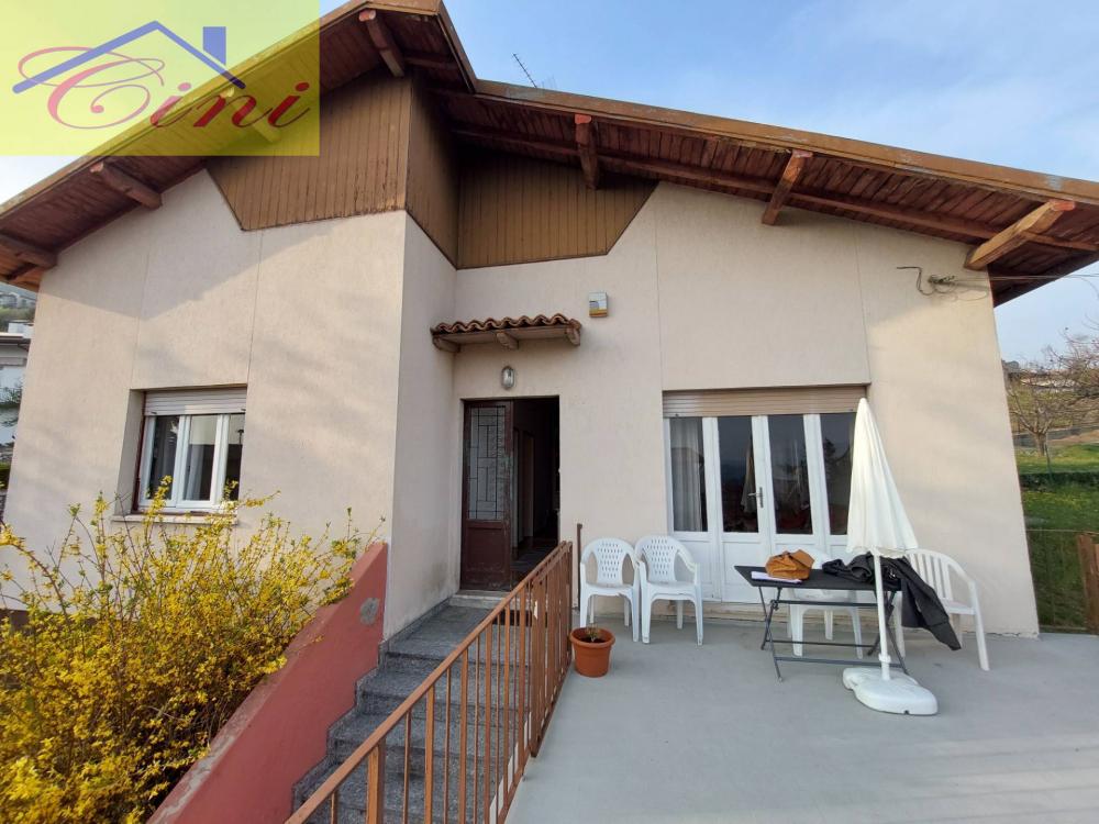 casa indipendente in vendita a Civate in zona Isella