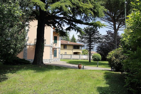 casa indipendente in vendita a Civate