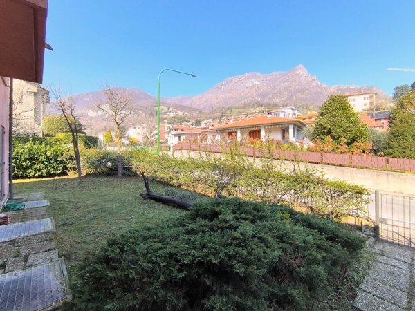 casa indipendente in vendita a Civate