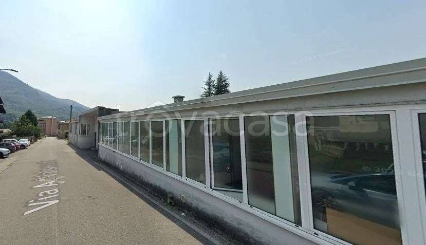 locale di sgombero in vendita a Civate