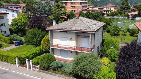 casa indipendente in vendita a Civate
