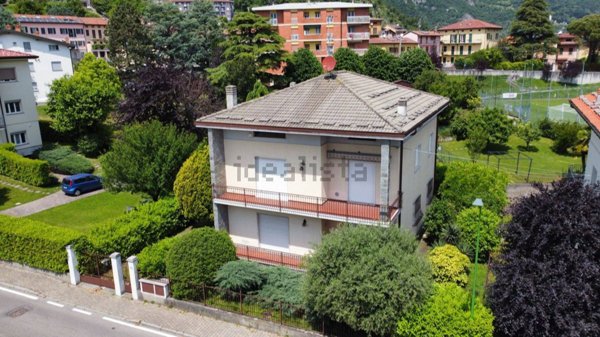 casa indipendente in vendita a Civate