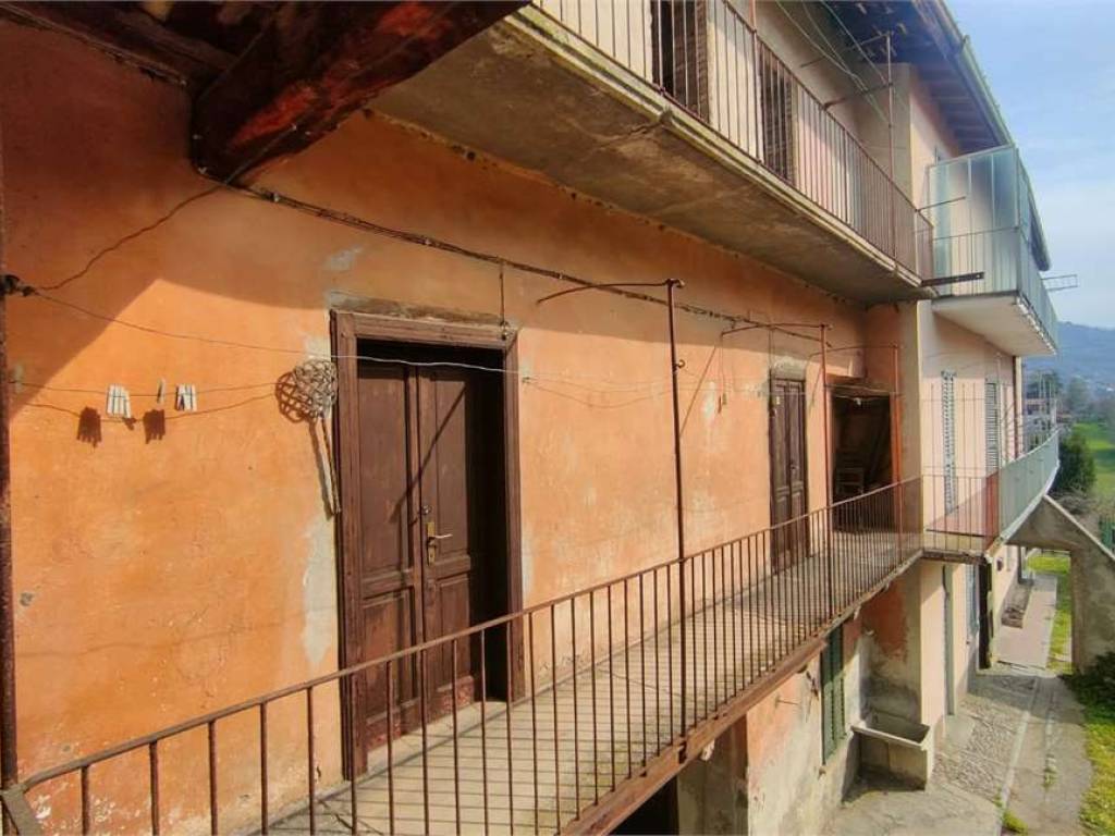 casa indipendente in vendita a Civate