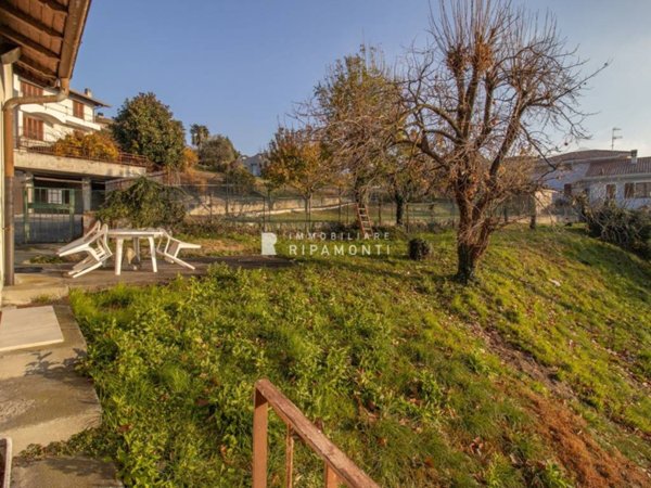 casa indipendente in vendita a Civate