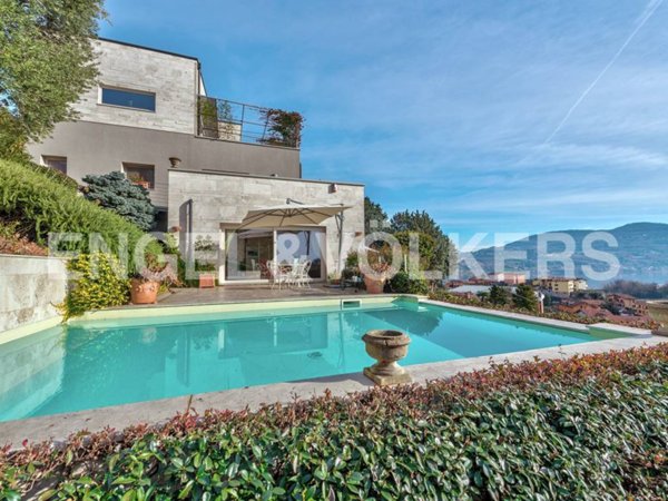 casa indipendente in vendita a Civate