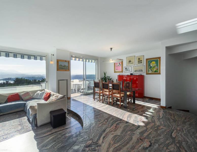 casa indipendente in vendita a Civate