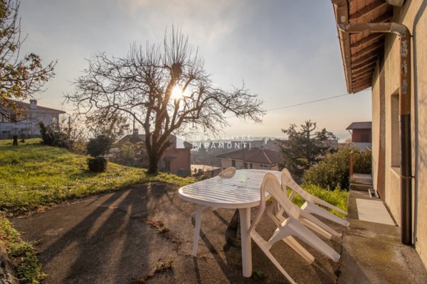 casa indipendente in vendita a Civate