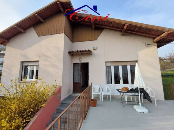 casa indipendente in vendita a Civate in zona Isella