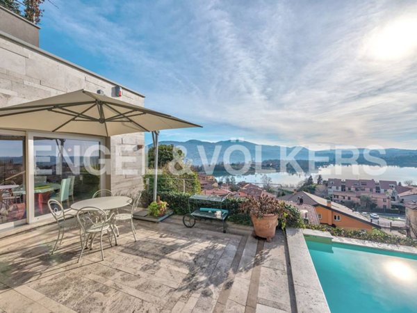 casa indipendente in vendita a Civate