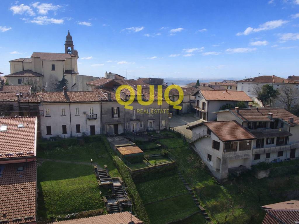 casa indipendente in vendita a Civate