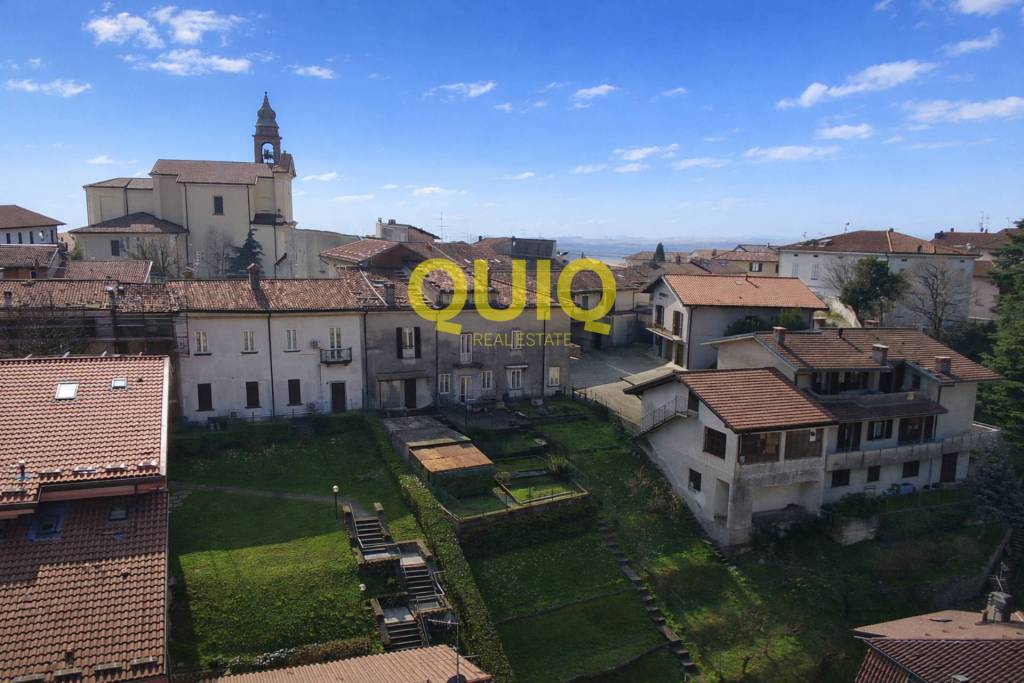 casa indipendente in vendita a Civate