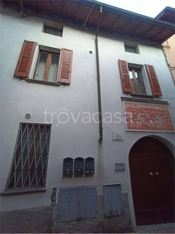 casa indipendente in vendita a Civate