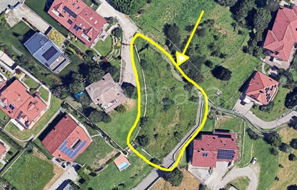 casa indipendente in vendita a Civate