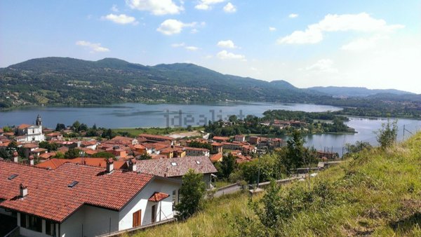 casa indipendente in vendita a Civate