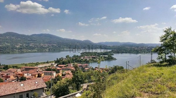 villa in vendita a Civate in zona Isella