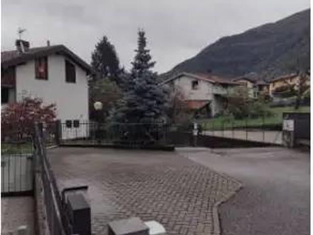 appartamento in vendita a Colico