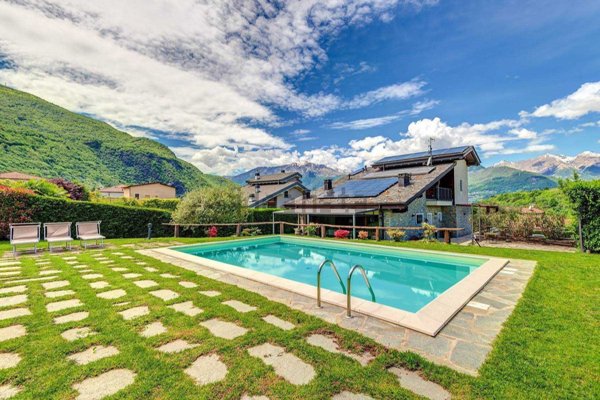 casa indipendente in vendita a Colico