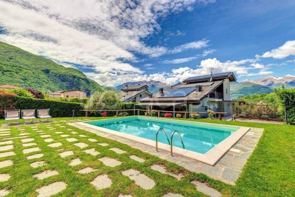 casa indipendente in vendita a Colico
