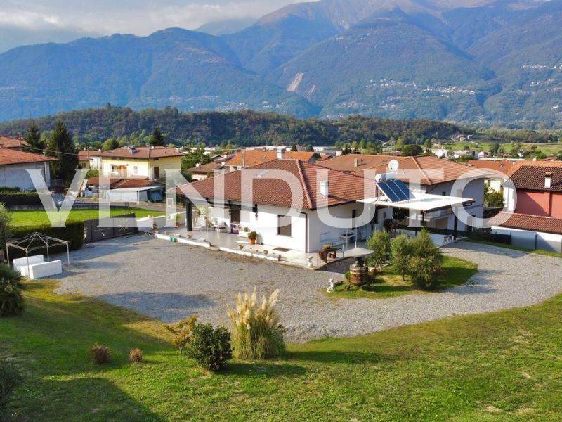 casa indipendente in vendita a Colico in zona Curcio