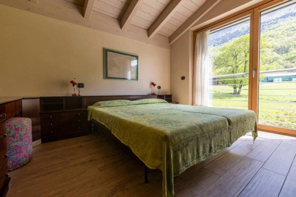 casa indipendente in vendita a Colico